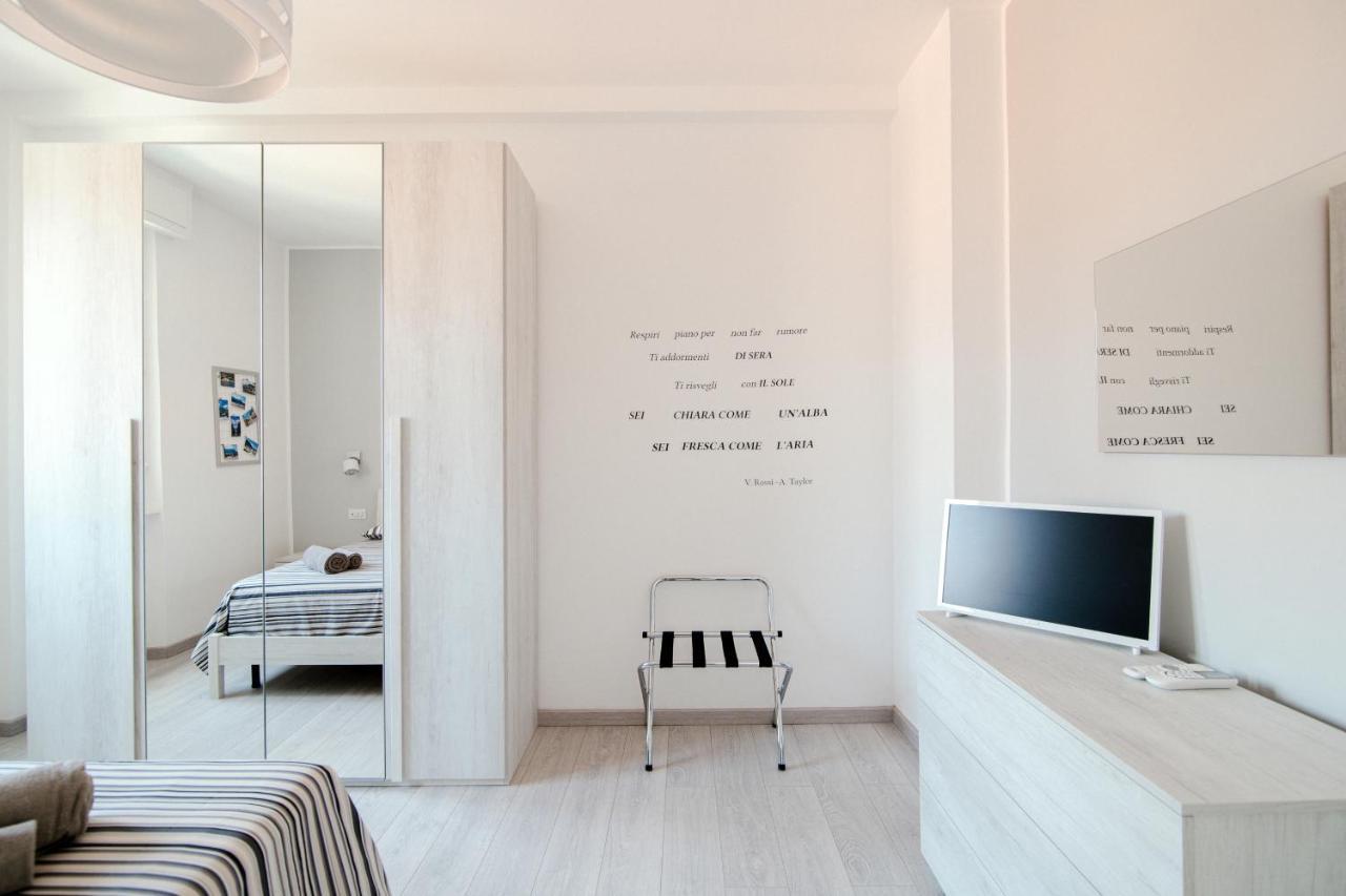 Bright Home - The House Of Travelers Como Buitenkant foto